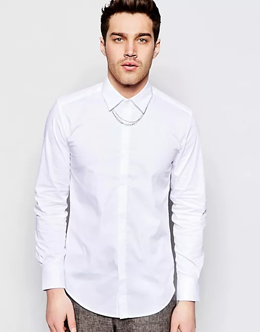 How to Wear a Chain With a Dress Shirt  
